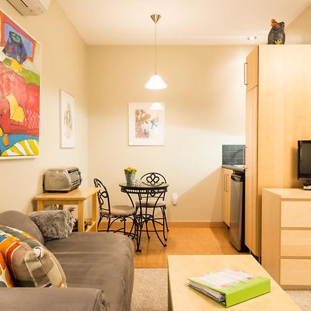 Cormier'S Studio Guest Suites Penticton Exterior photo