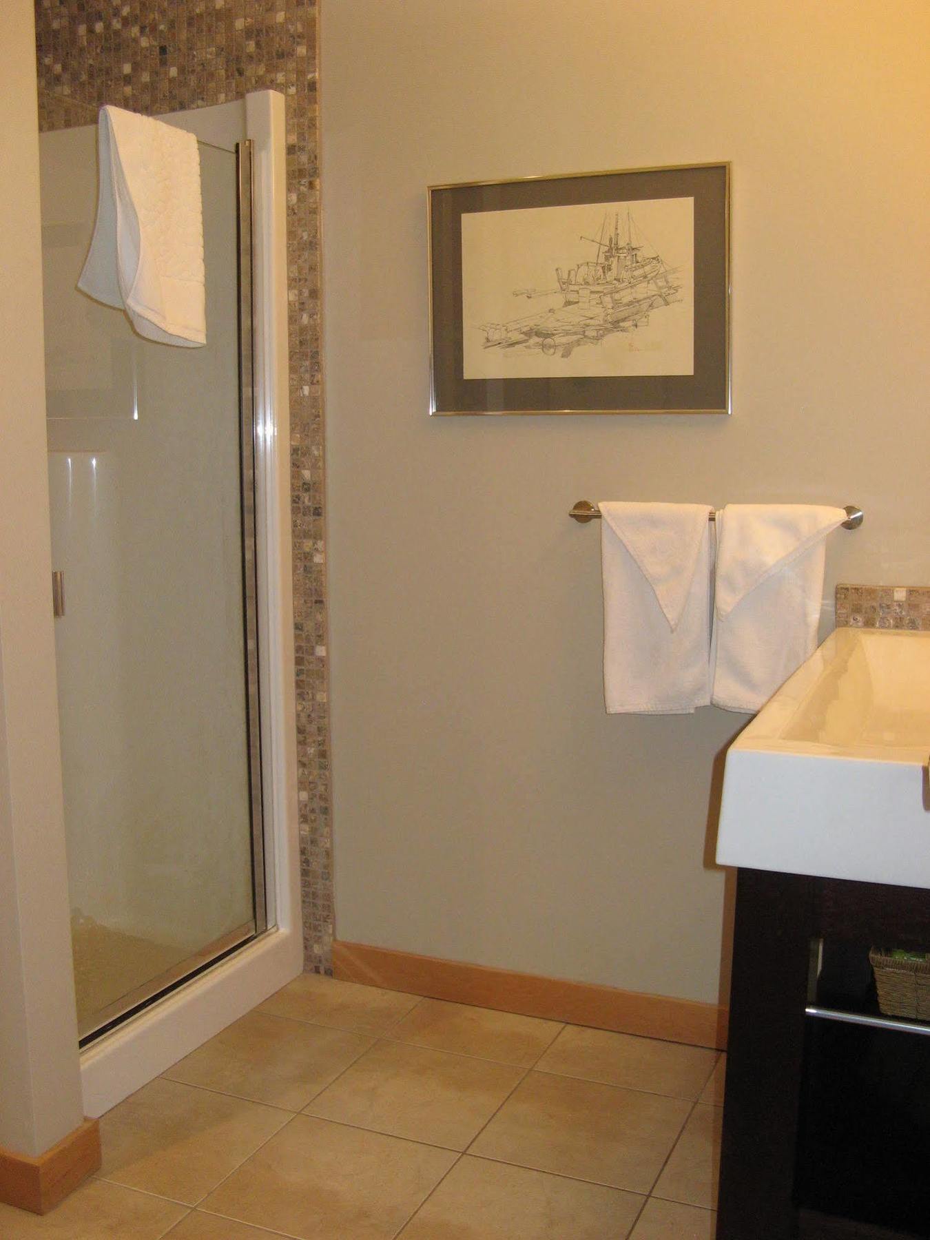 Cormier'S Studio Guest Suites Penticton Exterior photo